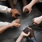 Mediación comunitaria: tipos, conflictos, funciones del mediador y ejemplos reales