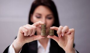 Qué es la brecha salarial de género: causas, consecuencias y soluciones